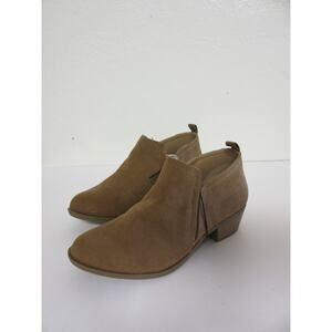 TORRID Cognac 6.5 Side Zip Stacked Heel Ankle Faux Suede Booties